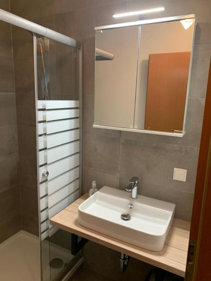 Roccos Raum Hotell Kapfenberg Exteriör bild