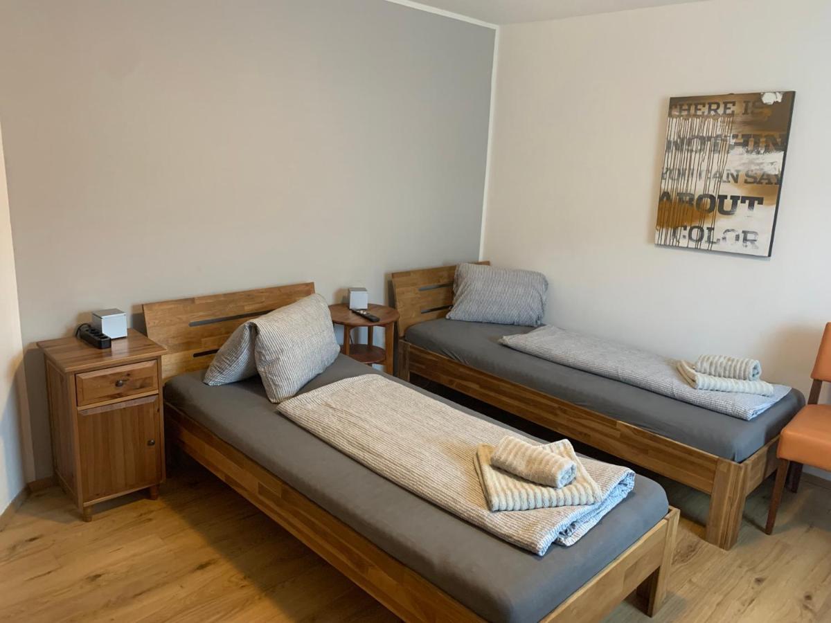 Roccos Raum Hotell Kapfenberg Exteriör bild
