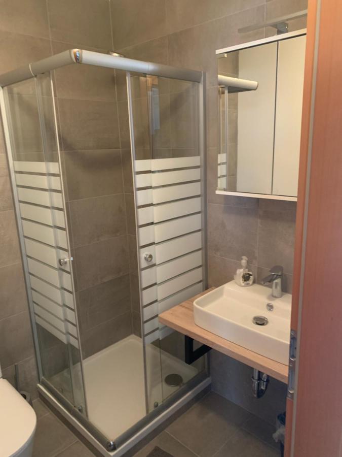 Roccos Raum Hotell Kapfenberg Exteriör bild