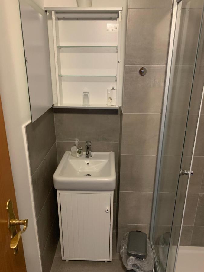 Roccos Raum Hotell Kapfenberg Exteriör bild